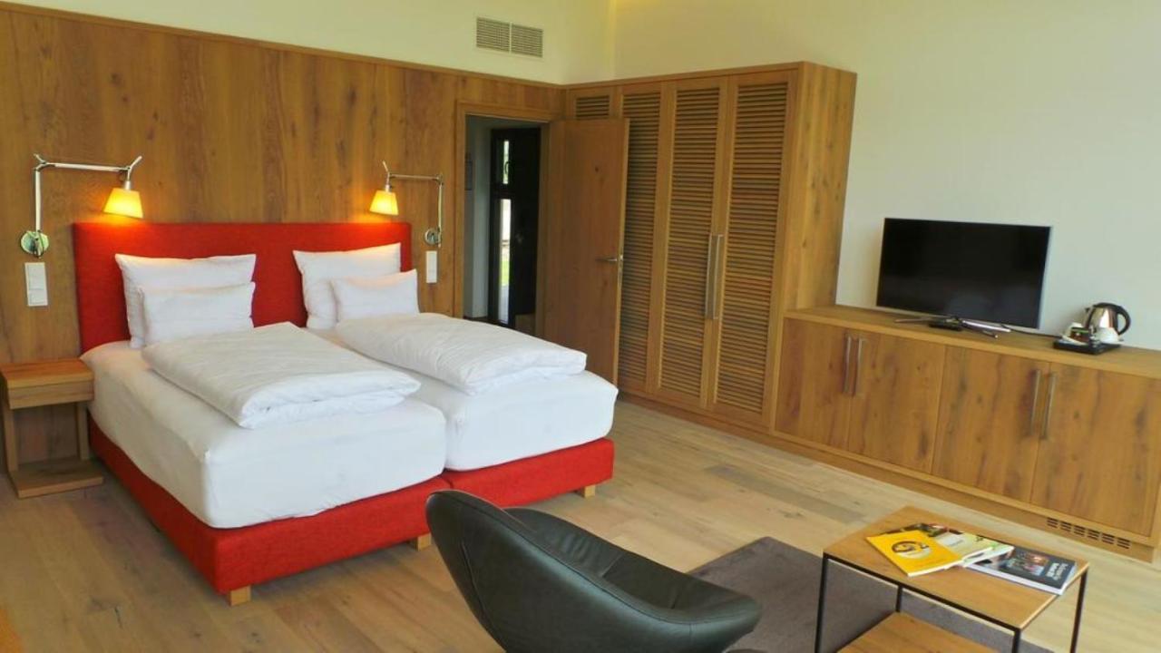 Hotel Diamond Country Club Atzenbrugg Exterior foto
