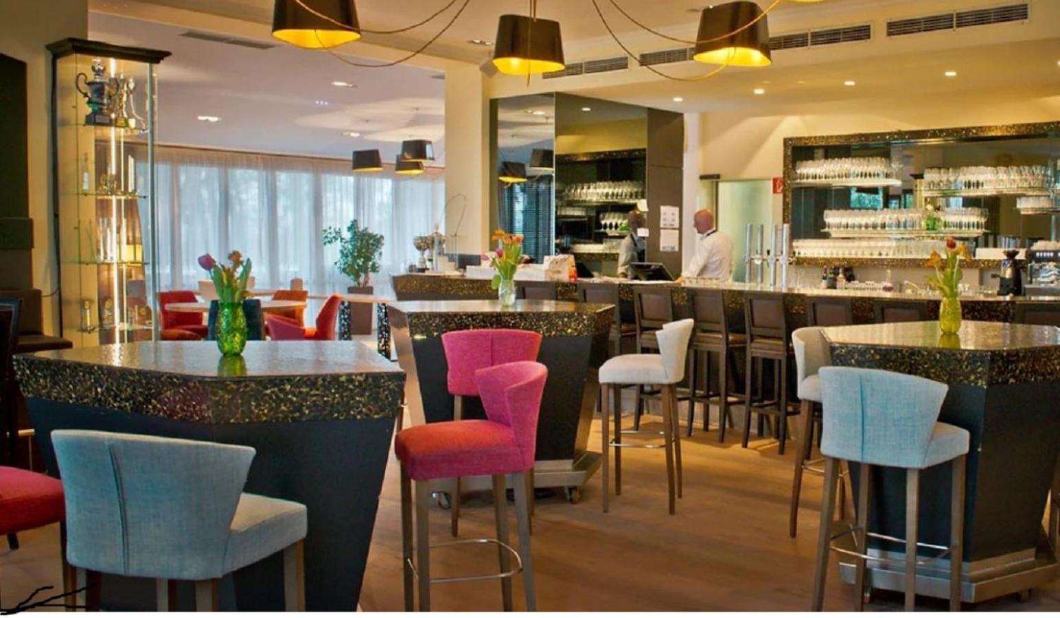 Hotel Diamond Country Club Atzenbrugg Exterior foto